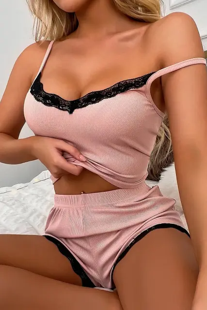 Kadın Pembe Alt ve Üst Dantel Detaylı Şortlu Gecelik Takımı H110514 — görsel 1