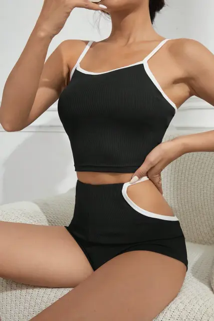 Kadın Siyah Beyaz Şortlu Cut-Out Detaylı Gecelik Takımı H110470 — görsel 4